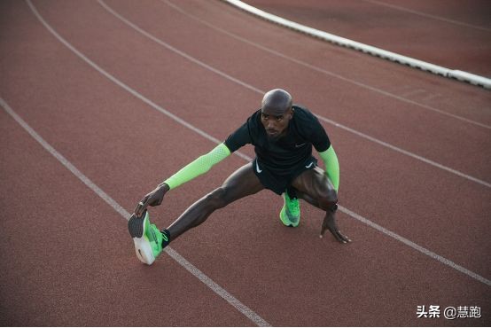半马破世界纪录视频,打破全马亚洲纪录的跑鞋