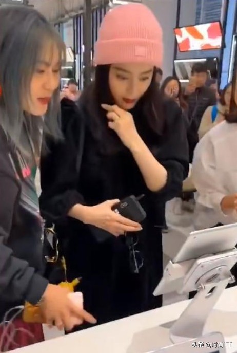 范冰冰日本造型,范冰冰出席活动时的穿搭