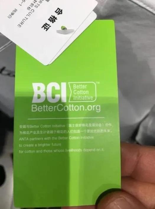 nike合作款羽绒服,nike联名湖人羽绒服