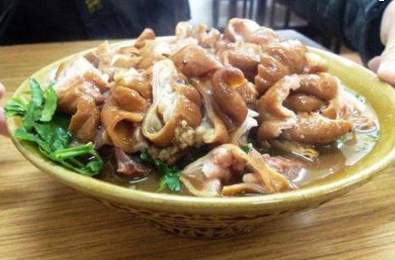 北京人的最爱卤煮火烧,卤煮火烧北京人