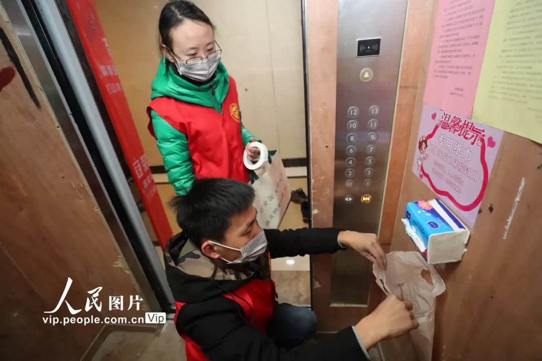 战疫中的40个瞬间,战疫二十四小时纪录片感悟