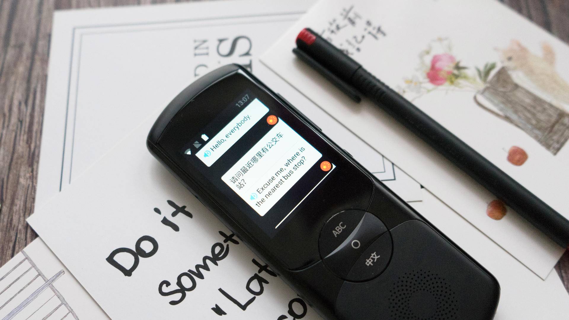 科大讯飞翻译机和有道翻译官,科大讯飞翻译机4.0面对面翻译