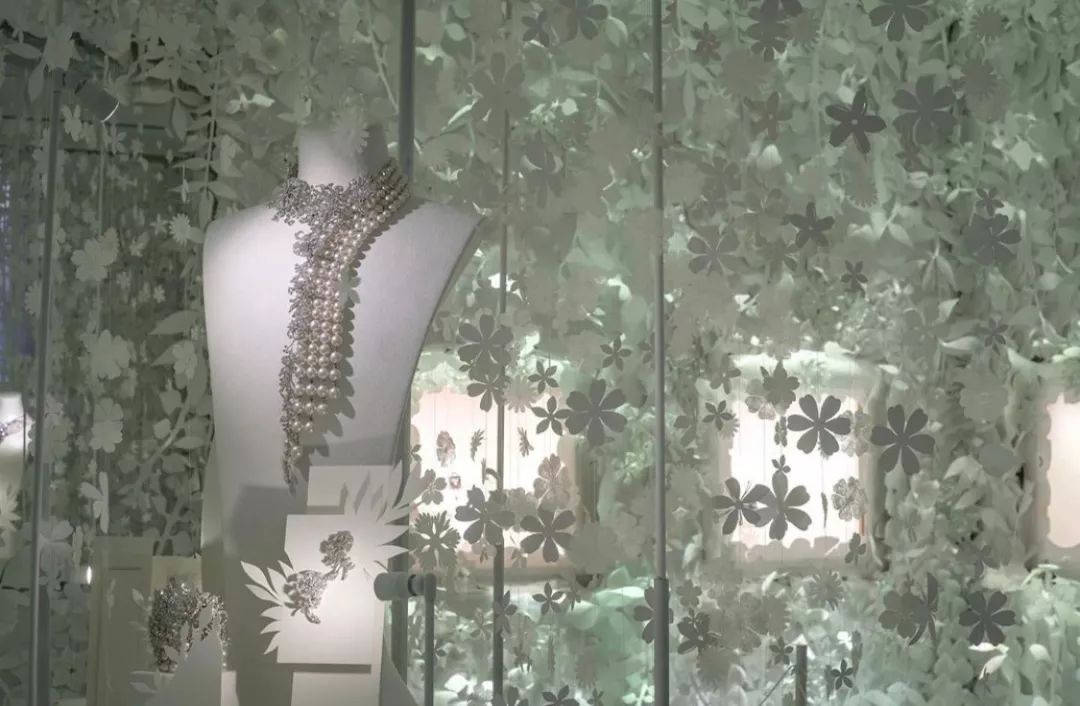 CHALAVRO带你揭秘：为何明星戴的饰品店里找不到？