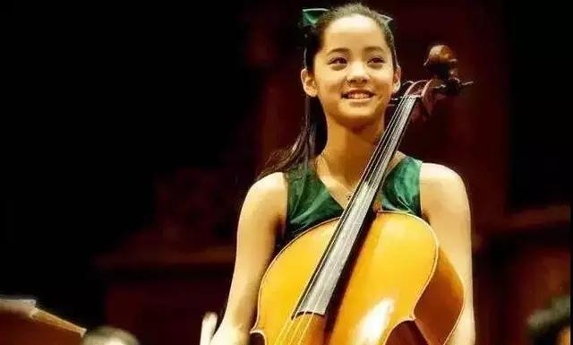 欧阳娜娜化妆水,欧阳娜娜有多强