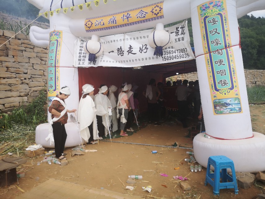 土葬会出怪事吗,山区可以土葬吗