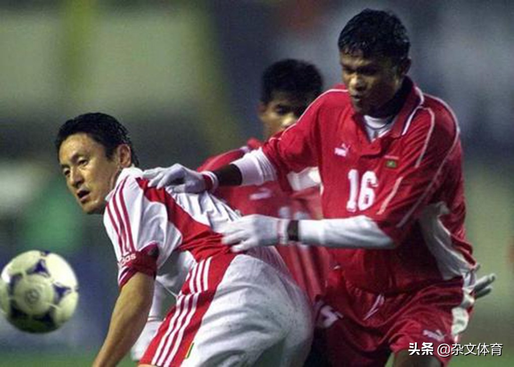 中国足球50年代球星,31岁老将登上中国足球顶峰