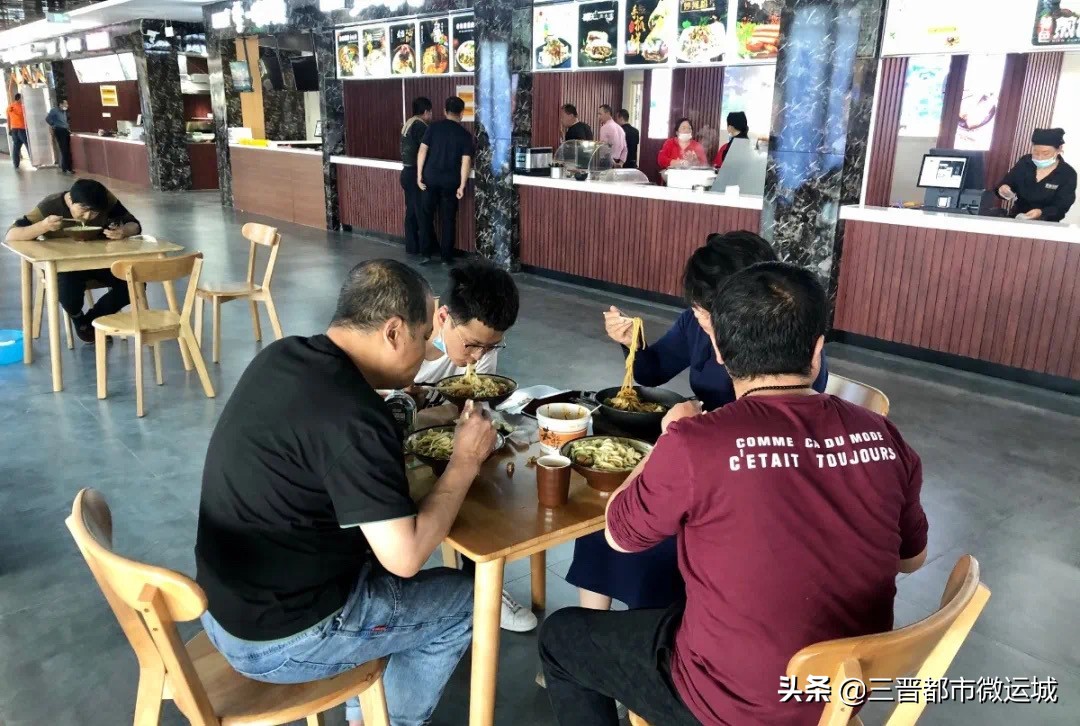 我省高速公路盂县服务区成为“新景点”