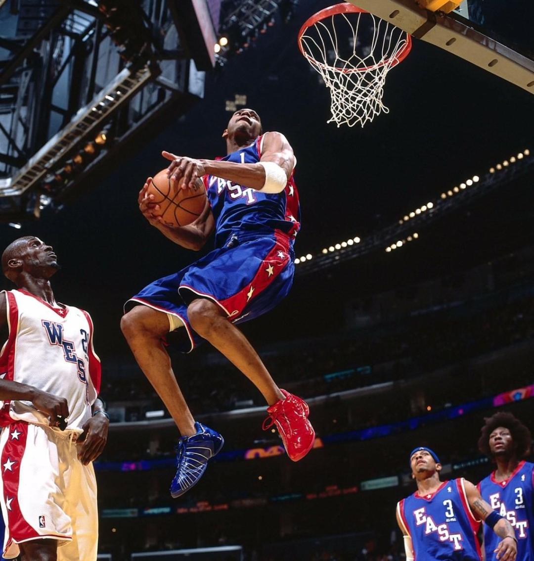 麦迪5代球上脚,麦迪四代复刻过程