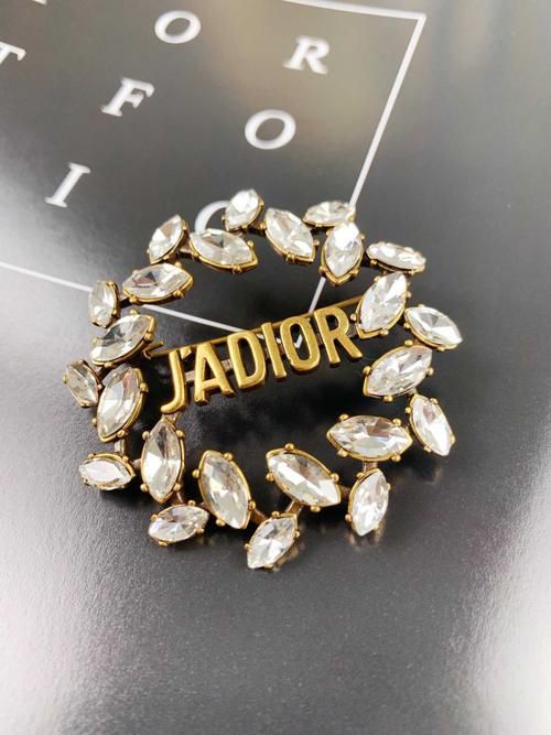 哪款胸针值得收藏,日系胸针推荐