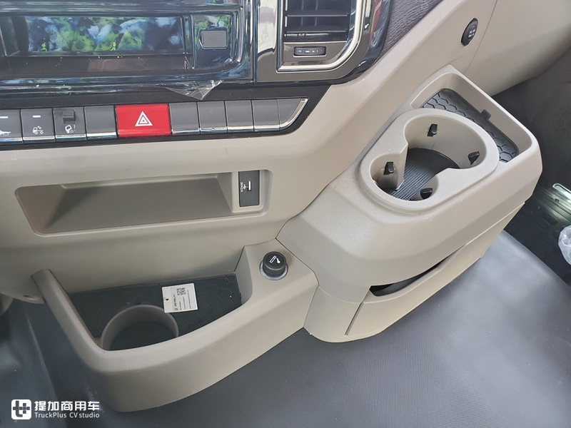 德龙新m3000老款改新款,德龙2019款新m3000