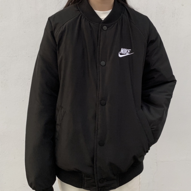 耐克衣服哪个系列穿着好看,耐克红色卫衣新年款