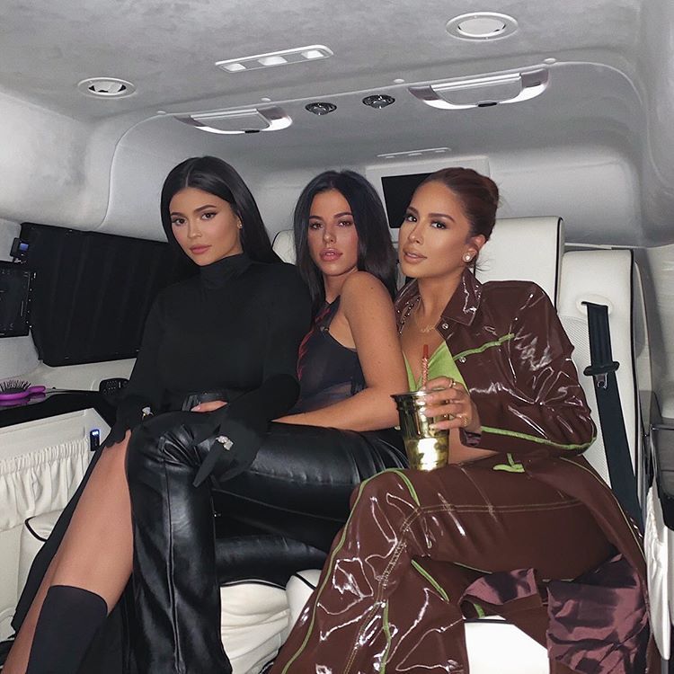 给卡戴珊当助理,卡戴珊助理帮忙整理