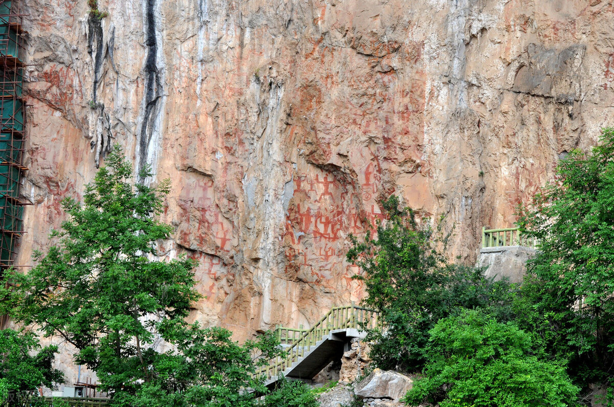 花山岩画景区有什么玩的,花山岩画旅游攻略