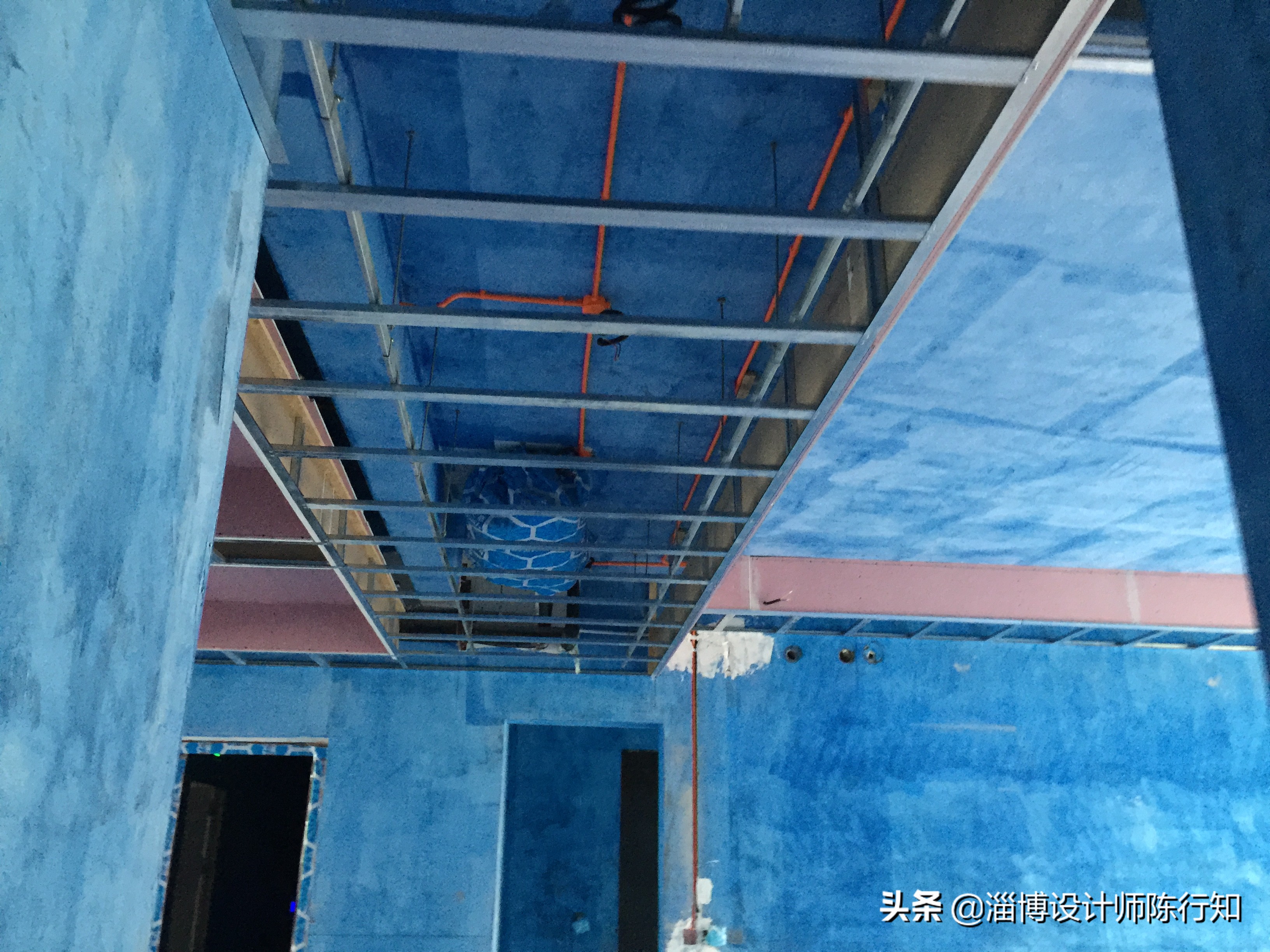 木龙骨与轻钢龙骨哪个更容易开裂,轻钢龙骨注意事项