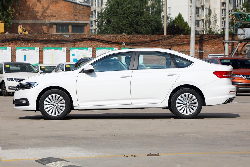 2020款朗逸1.5t星空满逸版白色,2021款新朗逸哪款性价比高