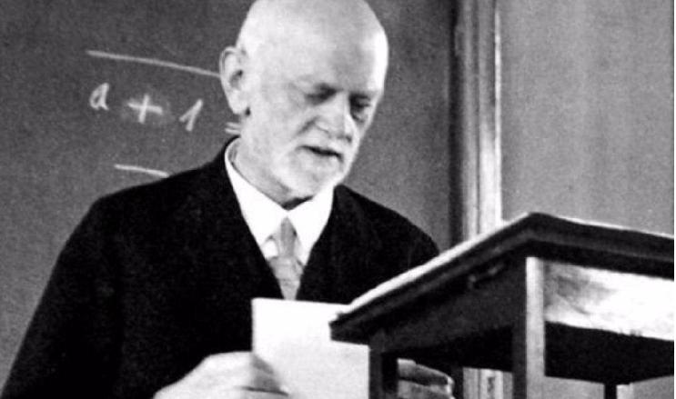 数学原理罗素与怀特海的分歧,罗素说数学是一门什么学科