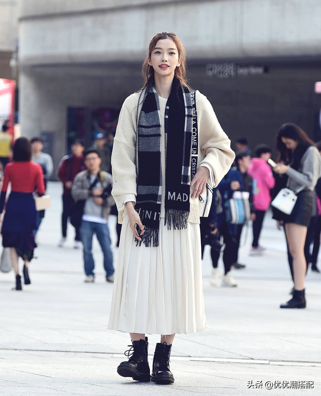 韩国显瘦显高显白服装搭配,30套最火的韩系穿搭简单又好穿