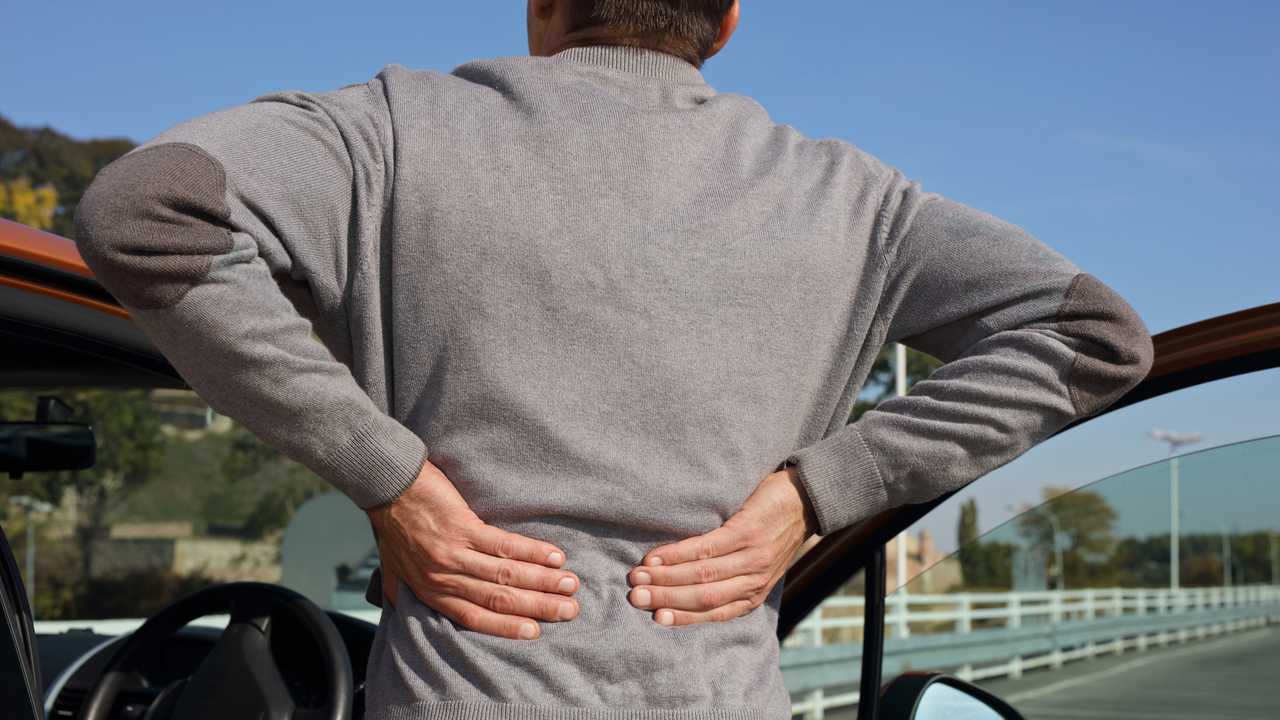 长途开车腰很疼疼了几天,长途开车屁股疼测评