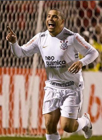 天下足球催泪旁白,天下足球催泪解说员是谁