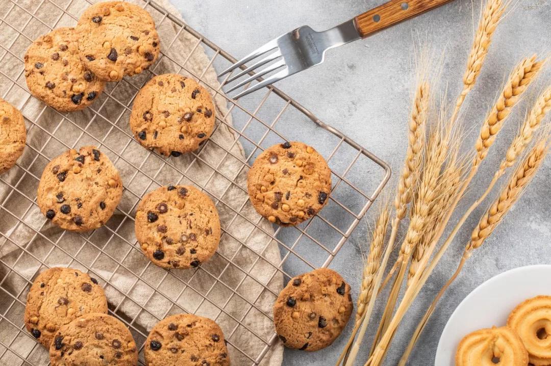 丹麦曲奇盒装72g饼干多少钱一盒,丹麦曲奇大小对比