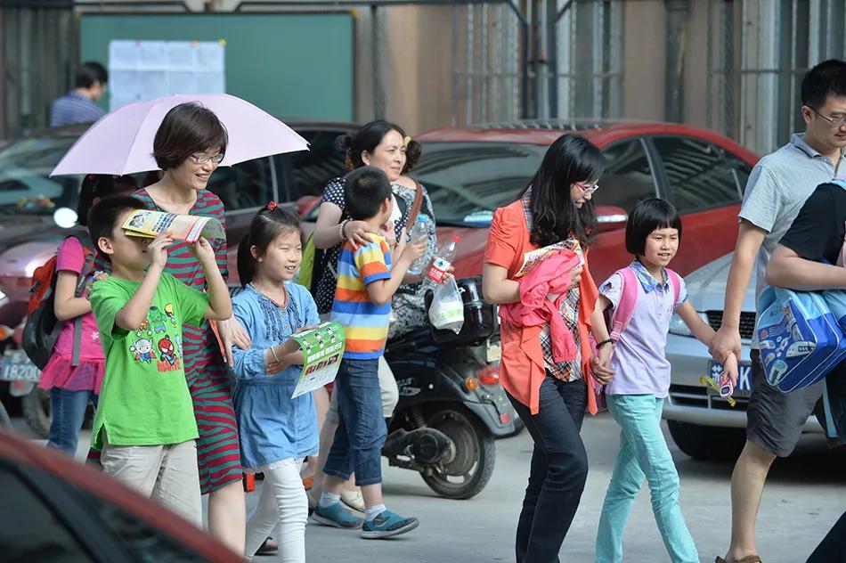 孩子放学没人接，职场妈妈该怎么办？