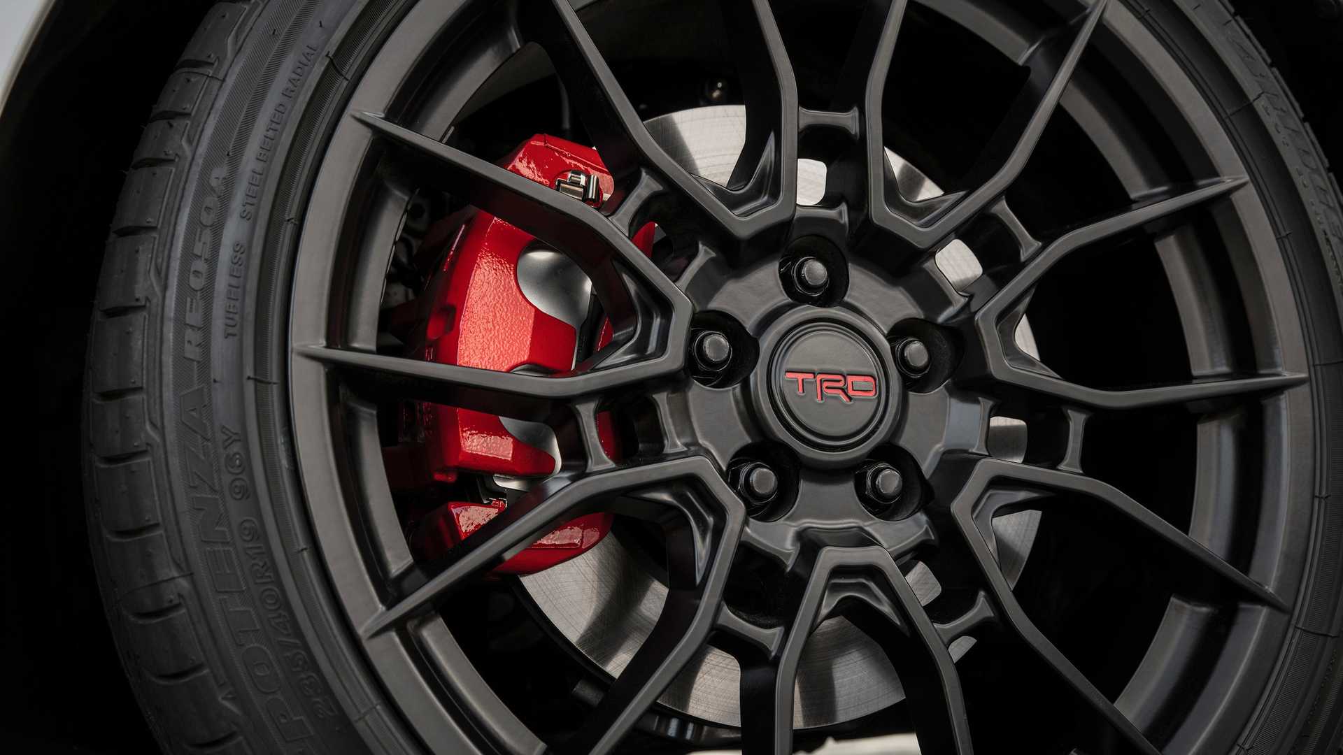 丰田全新凯美瑞trd海外售价公布,凯美瑞3.5v6trd版