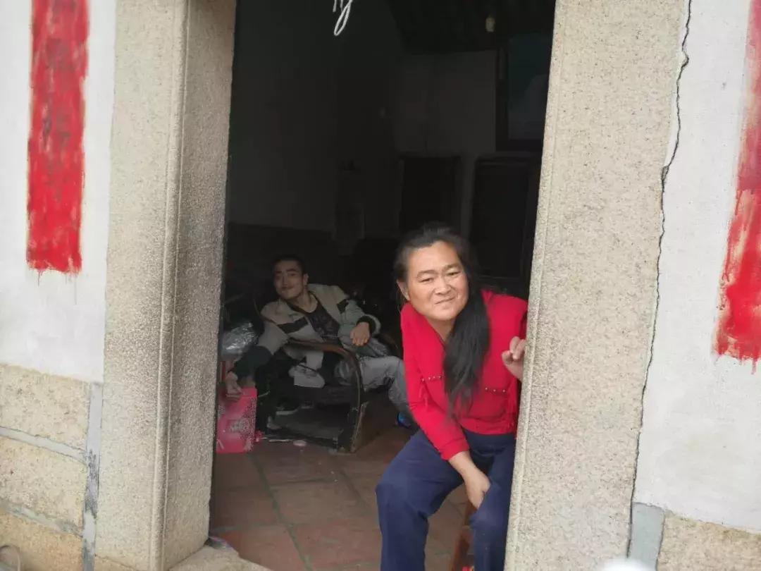 妻子残疾儿子脑瘫,丈夫残疾妻子脑瘫