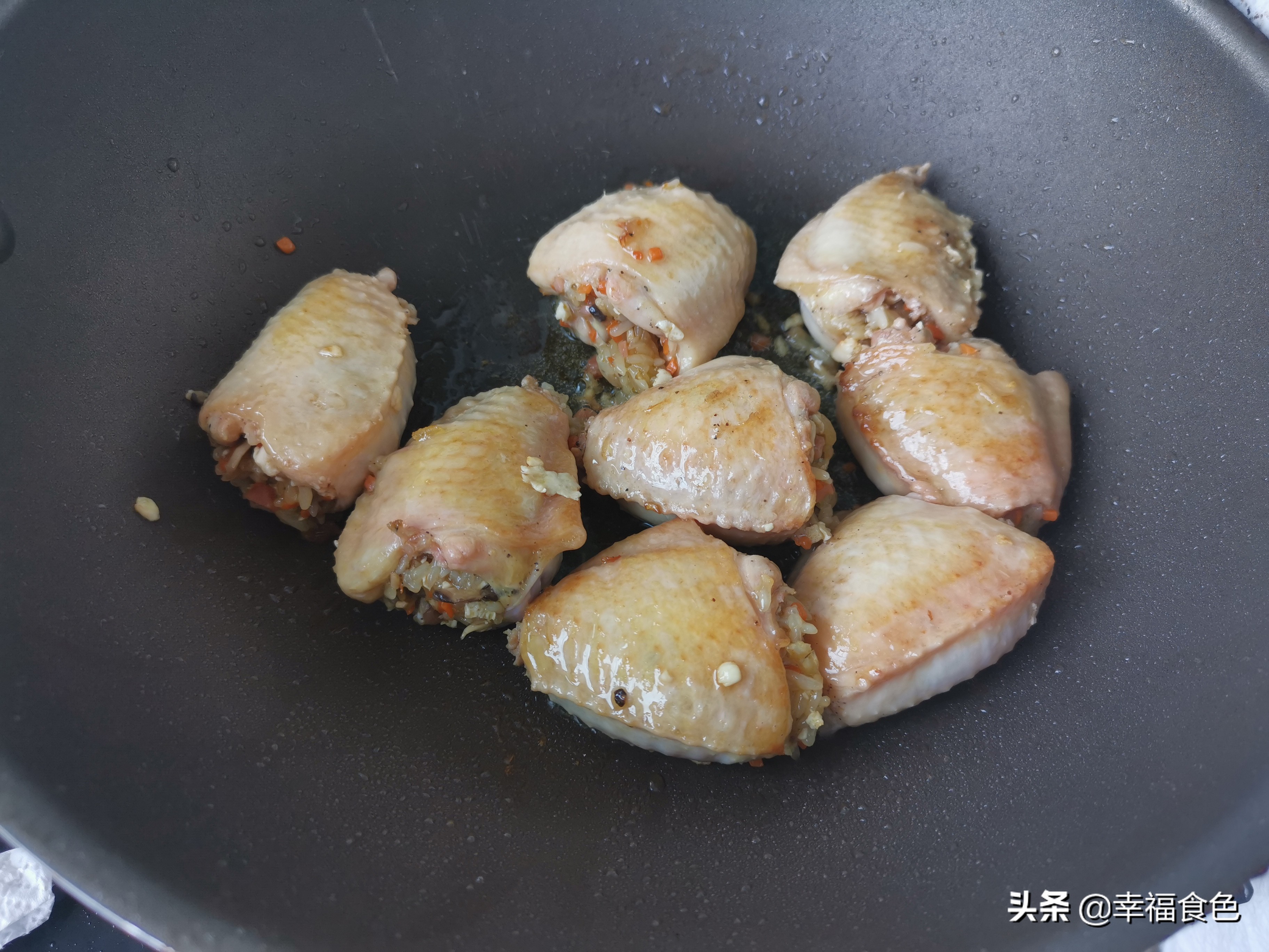 鸡翅包饭味道不错,鸡翅包饭外酥里嫩超好吃