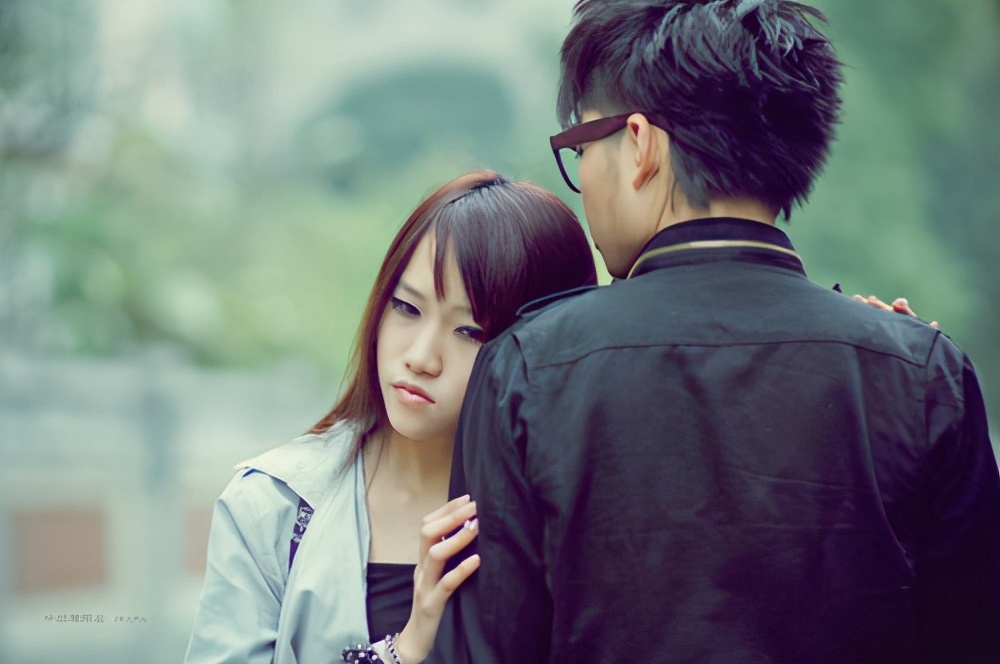 情侣没什么话题怎么聊,情侣没什么话题聊了怎么办呢