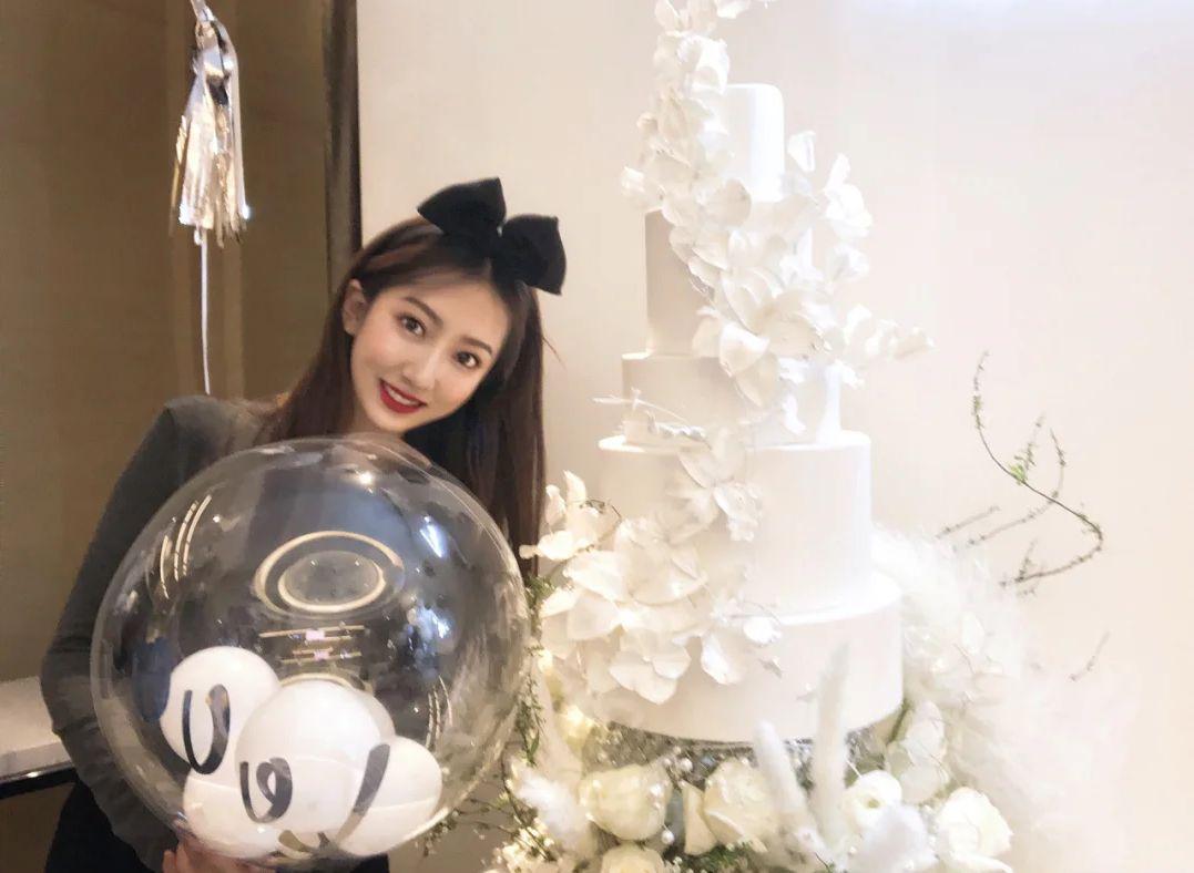 美到没朋友的小金条,21大火,09气质,12很温柔,没有踩雷色