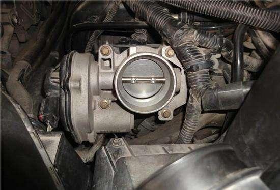 汽车怠速不稳的原因及修理方法,汽车怠速不稳的原因和解决方法