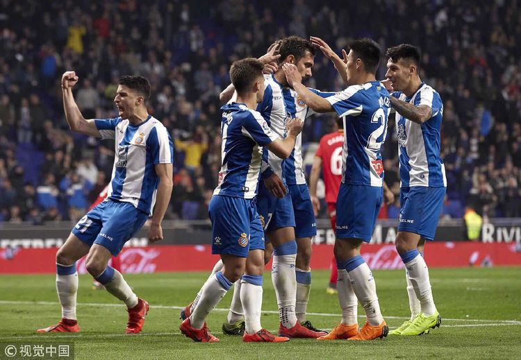 眉飞色舞！武球王怒射让美女球迷high了！国足时期梦魇再现