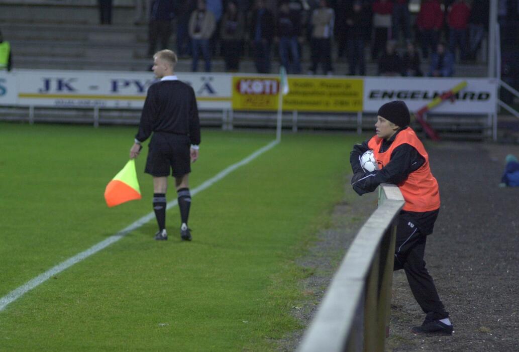 他的射门，被上天吻过