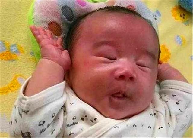 父母颜值高孩子丑亲子鉴定,儿子长得丑宝爸怀疑亲子鉴定