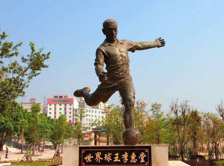 踢足球的好处英语,踢足球的好处和功效