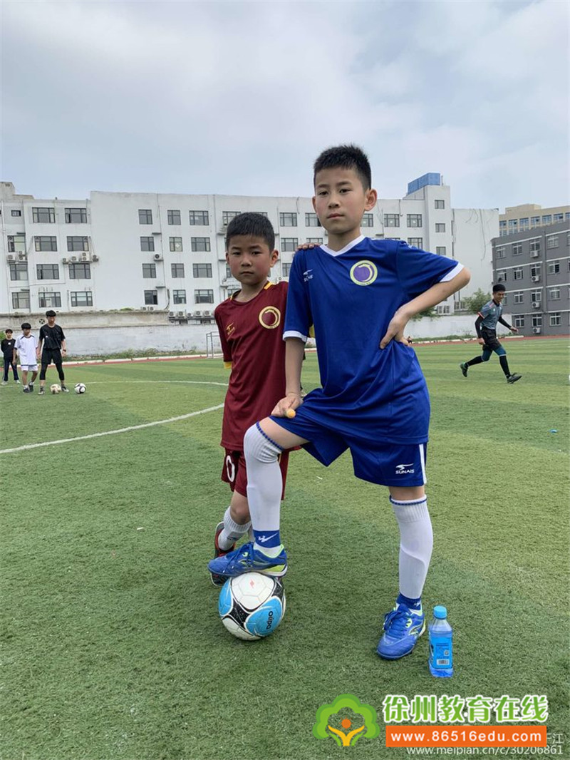 2021区长杯中泰小学足球比赛视频,2019年市长杯足球比赛小学