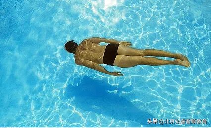 游泳对男性生殖健康有什么好处,冬天在游泳馆里游泳的好处与坏处
