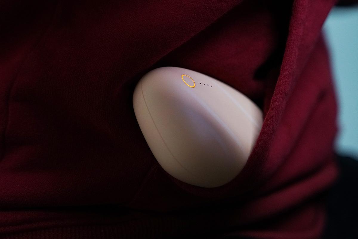 既能充电又能暖手的暖宝宝,既能暖手又能充电的充电宝