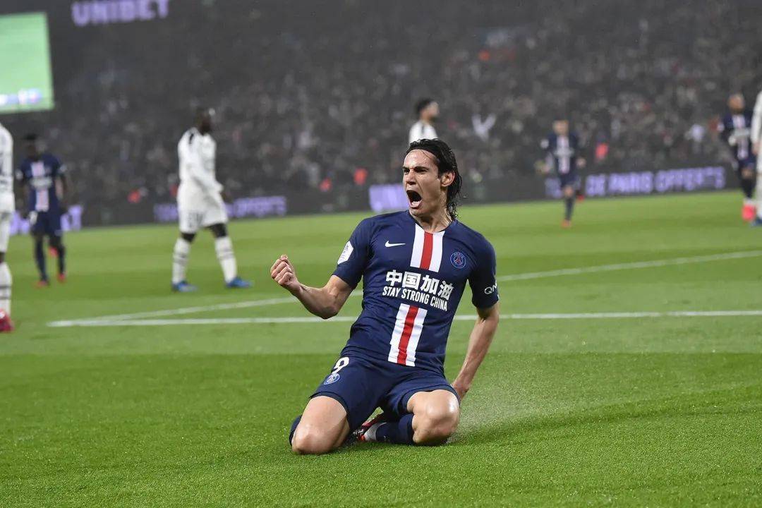 大巴黎加油打气,大巴黎中国加油照片