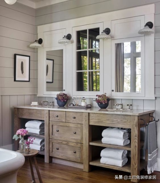 浴室柜选实木的还是塑钢的,pvc浴室柜可以防潮吗