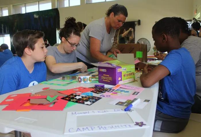 打破监狱的围墙，这家组织让服刑母亲与自己的孩子团聚