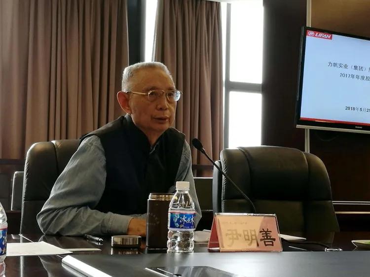 两位亿万富豪先后因她破产,两位富豪亿万家产全被她败光