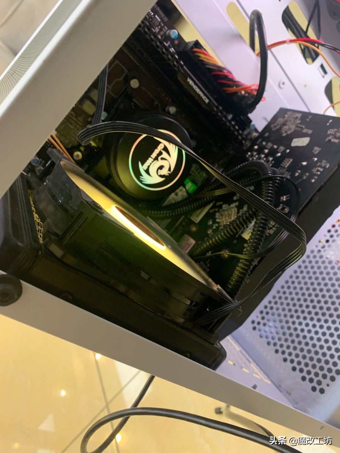 200+15元搞定苹果无线网卡声卡，左边白果右边黑果中间索尼