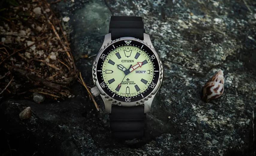 两三千买电子手表还是机械手表,两三千推荐天梭还是西铁城