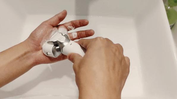 松下小锤子2.0剃须刀怎么样,松下小锤子剃须刀2.0打泡沫