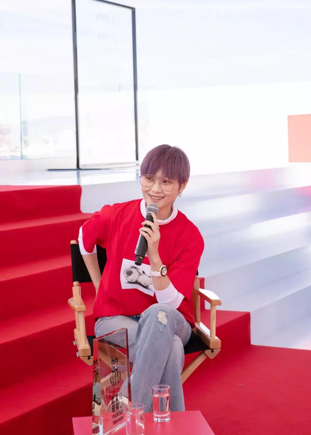 t恤穿久了偶尔也要换个风格,t恤穿好几年不旧的洗法