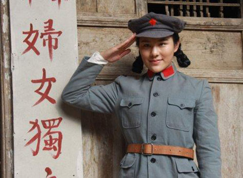 红军长征时，刘群先是妇女队队长，后来却死于异国他乡