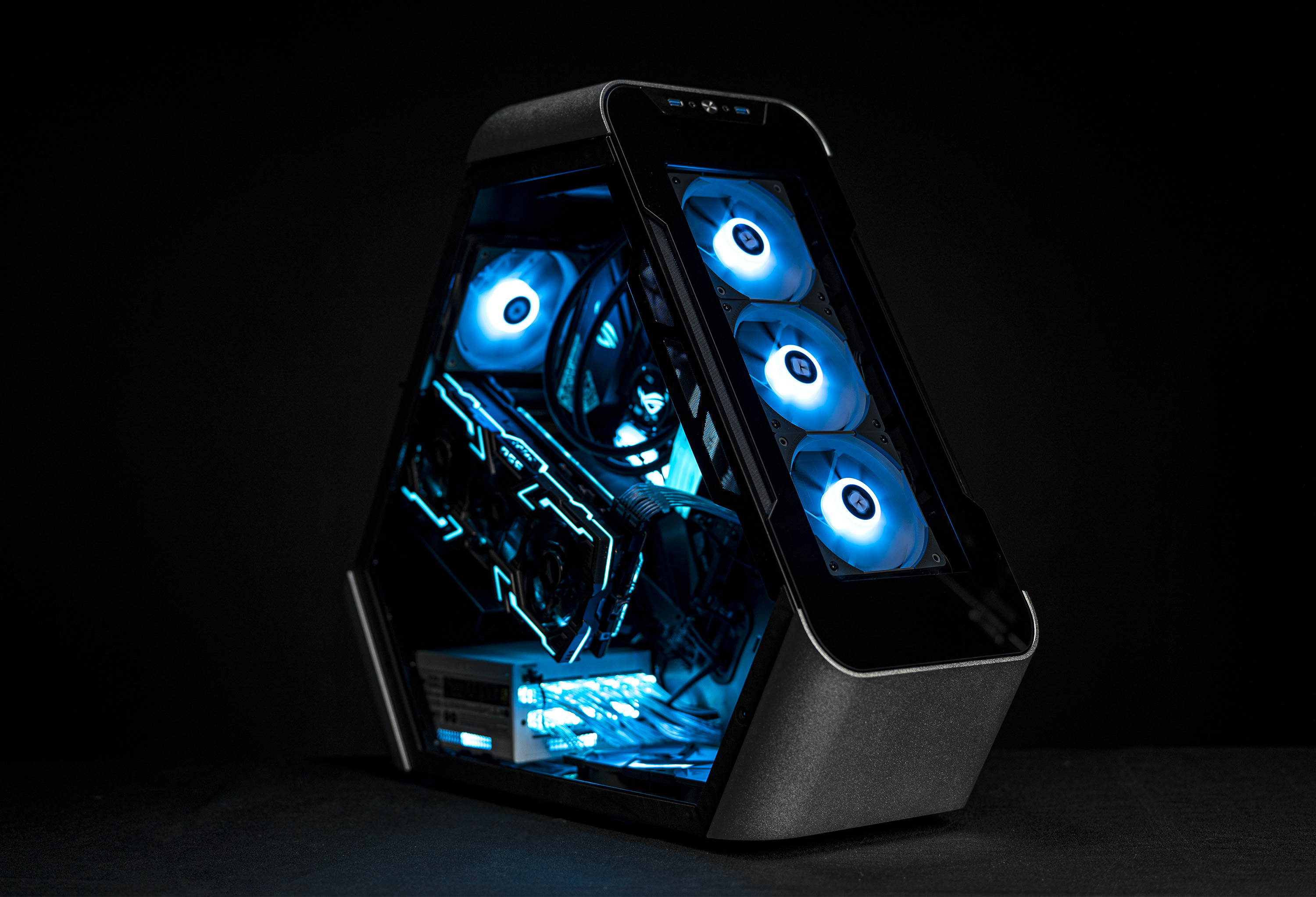 顶级机箱装机,第一次装机推荐机箱