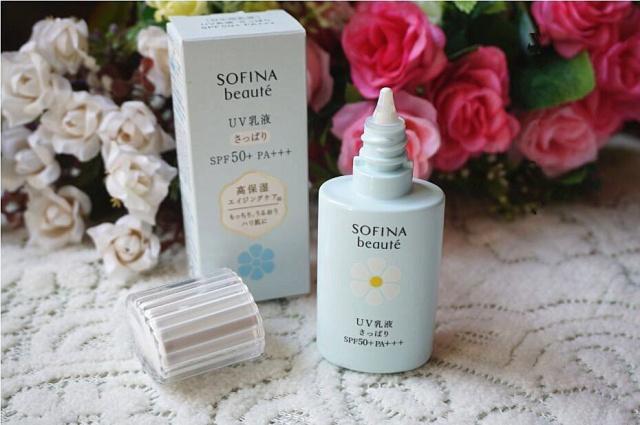 夏日必备防晒霜,夏天必备防晒霜学生版