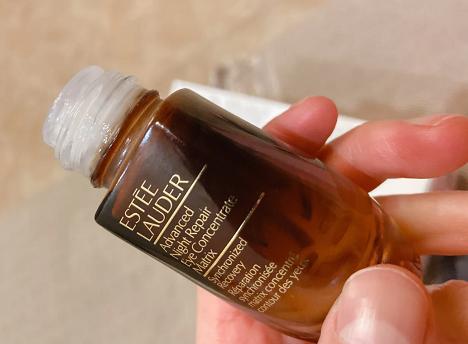 哪款眼霜好用不长脂肪粒,最好用的眼霜不长脂肪粒